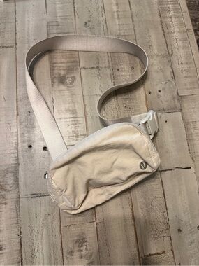 lululemon athletica White belt Bag